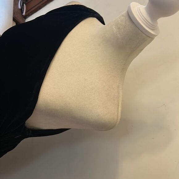 House of Harlow 1960 black velvet one shoulder ruched dress Size M New - Picture 3 of 10